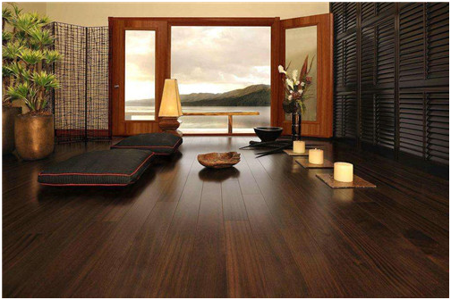 鋪地板前地面要吸塵嗎 怎么鋪設(shè)木地板